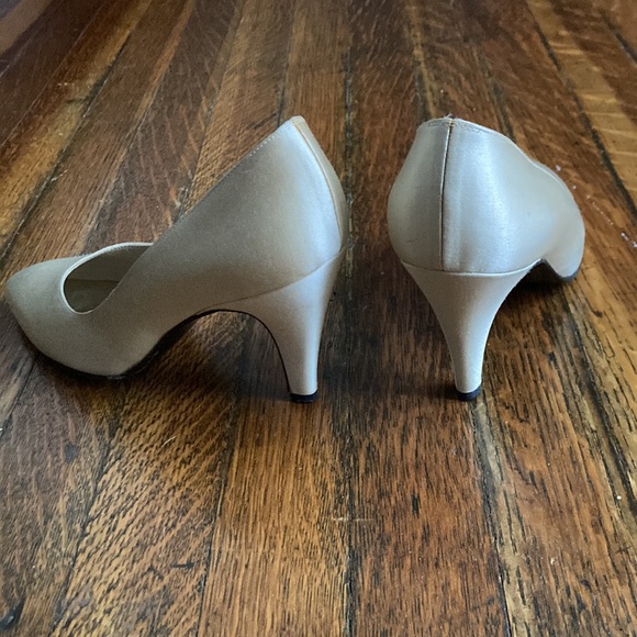 Vintage YSL Heels Size 5 - Picture 4 of 11